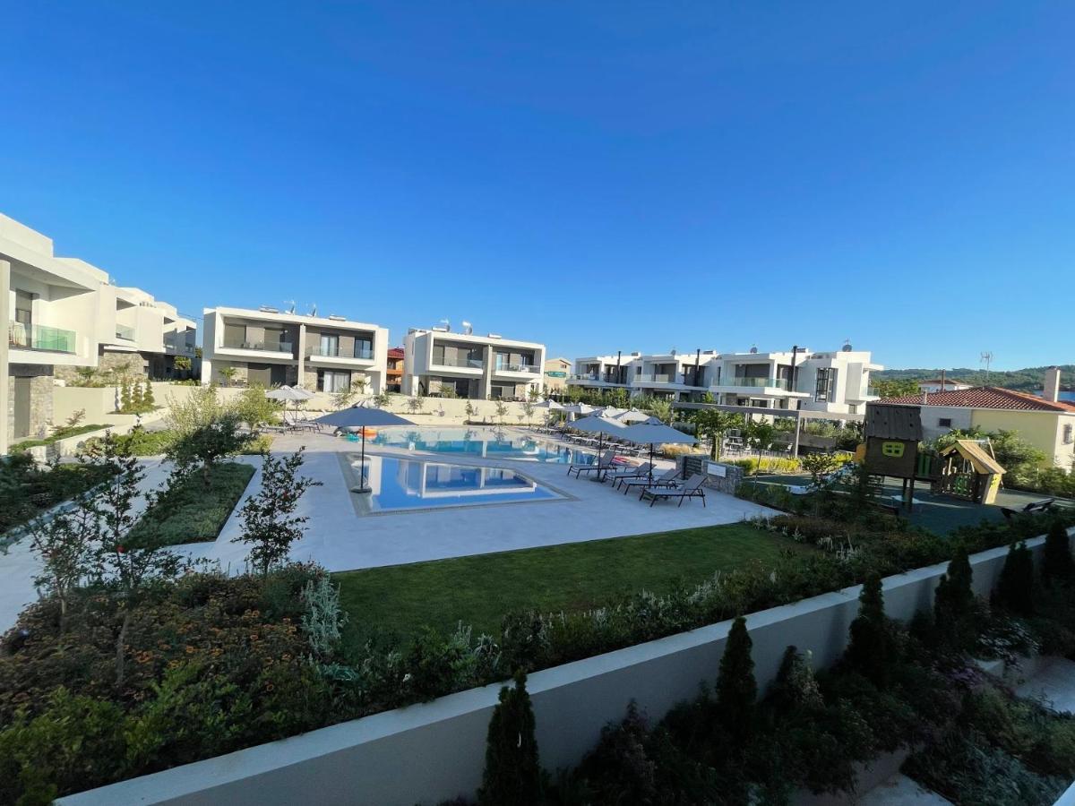 Callisto Luxury Suite Nikiti  Exterior photo